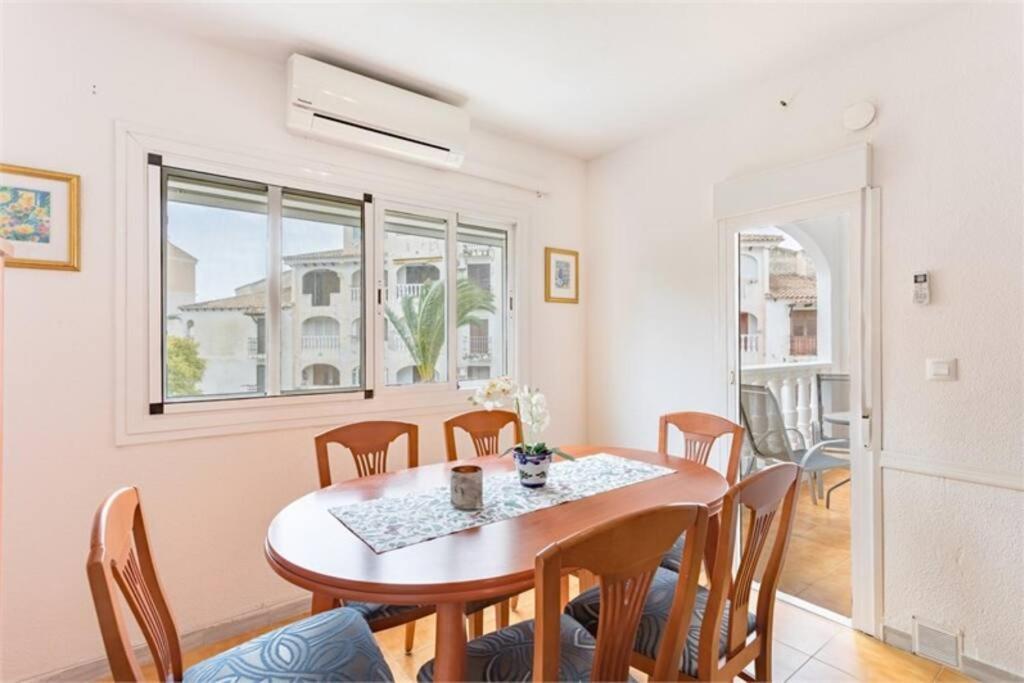 Beautiful Apartment With 2 Bedrooms Close To Beach Τορεβιέχα Εξωτερικό φωτογραφία