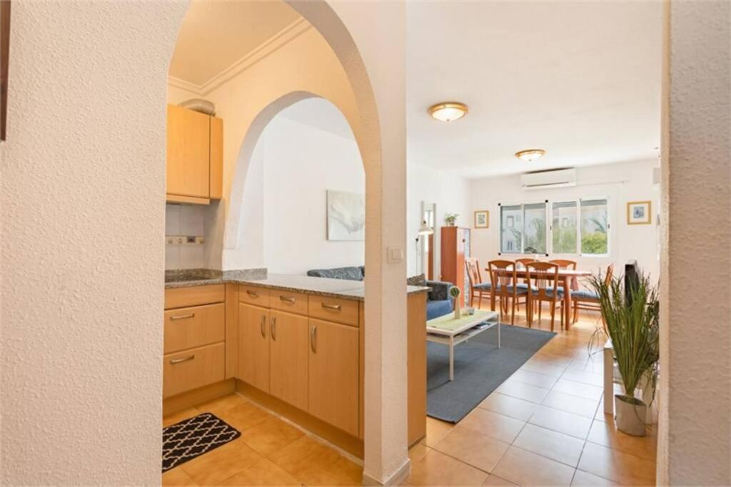 Beautiful Apartment With 2 Bedrooms Close To Beach Τορεβιέχα Εξωτερικό φωτογραφία